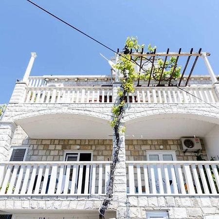 Lovely Apartment Дубровник Екстериор снимка