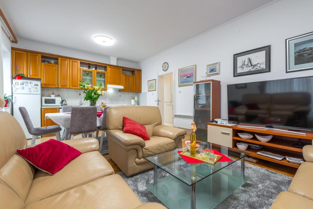 Lovely Apartment Дубровник Екстериор снимка