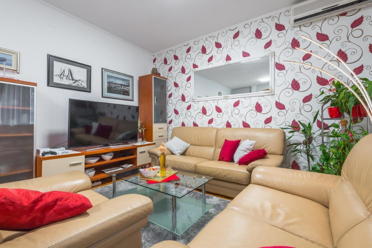 Lovely Apartment Дубровник Екстериор снимка