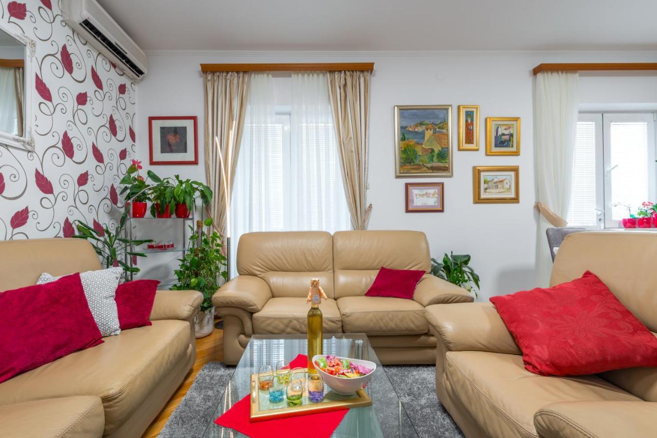 Lovely Apartment Дубровник Екстериор снимка