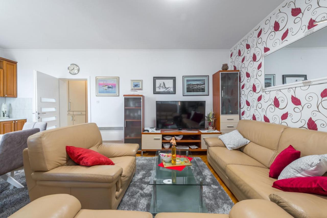 Lovely Apartment Дубровник Екстериор снимка